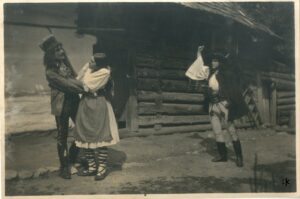 foto Jánošík zachraňuje Aničku z pazúrov grófa Révaya
